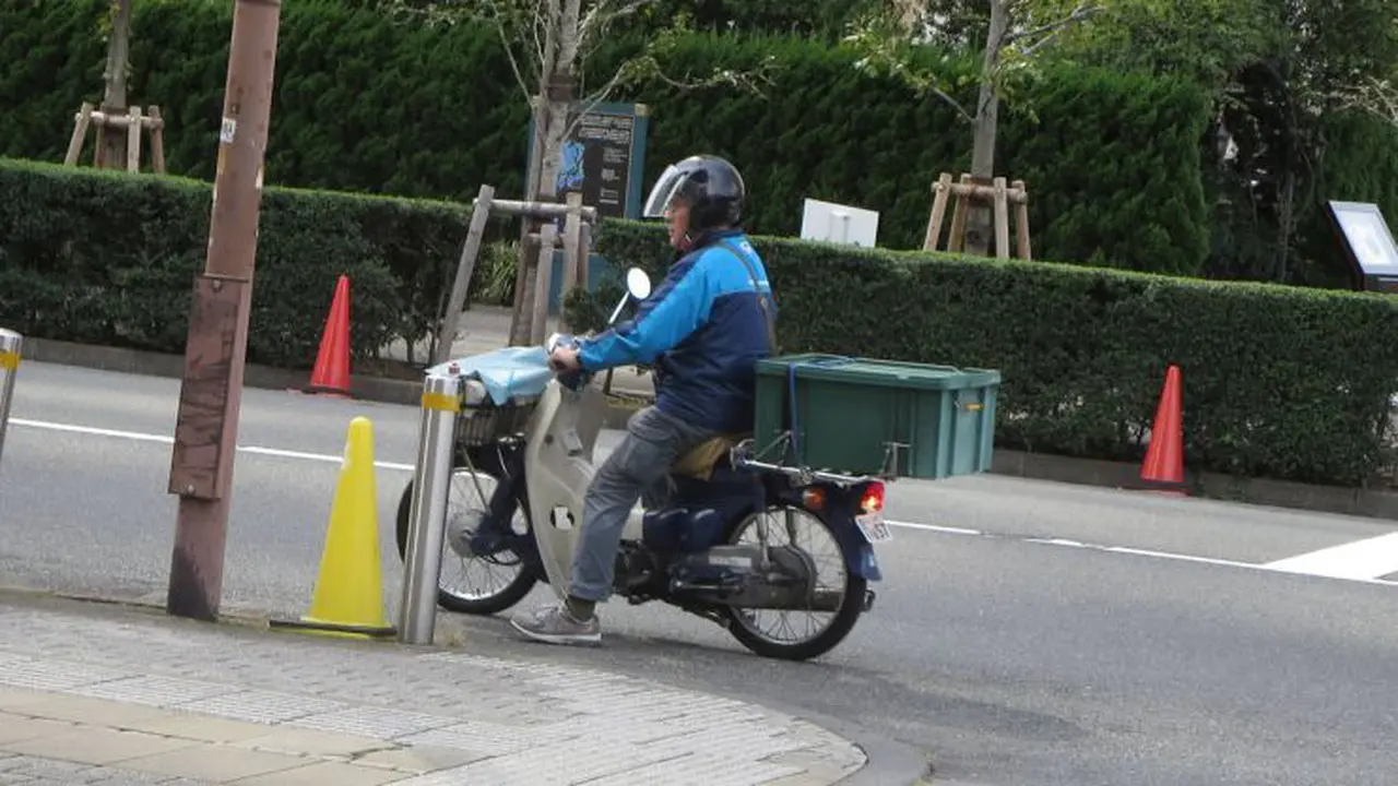 Eksistensi Honda Super Cub Lawas Ketika Muncul Versi Listrik