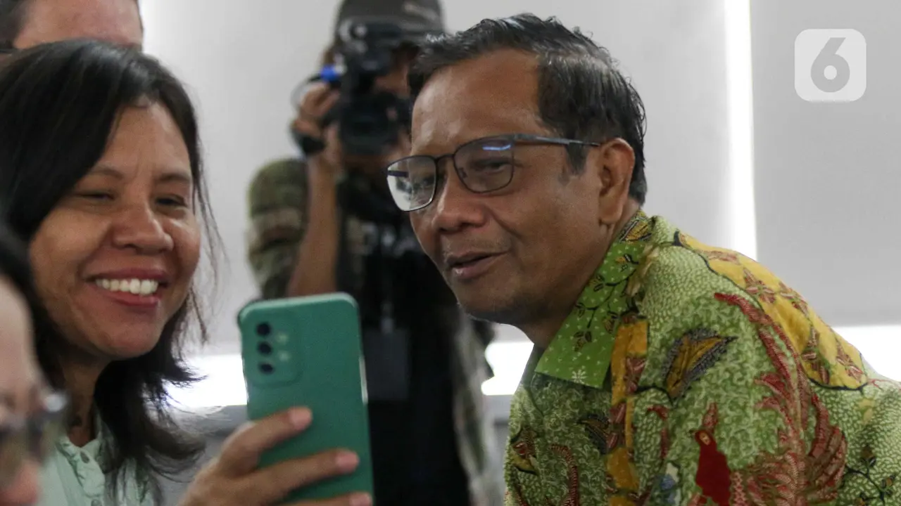 Mahfud MD Silaturahmi dengan Ketum PGI di Graha Oikoumene