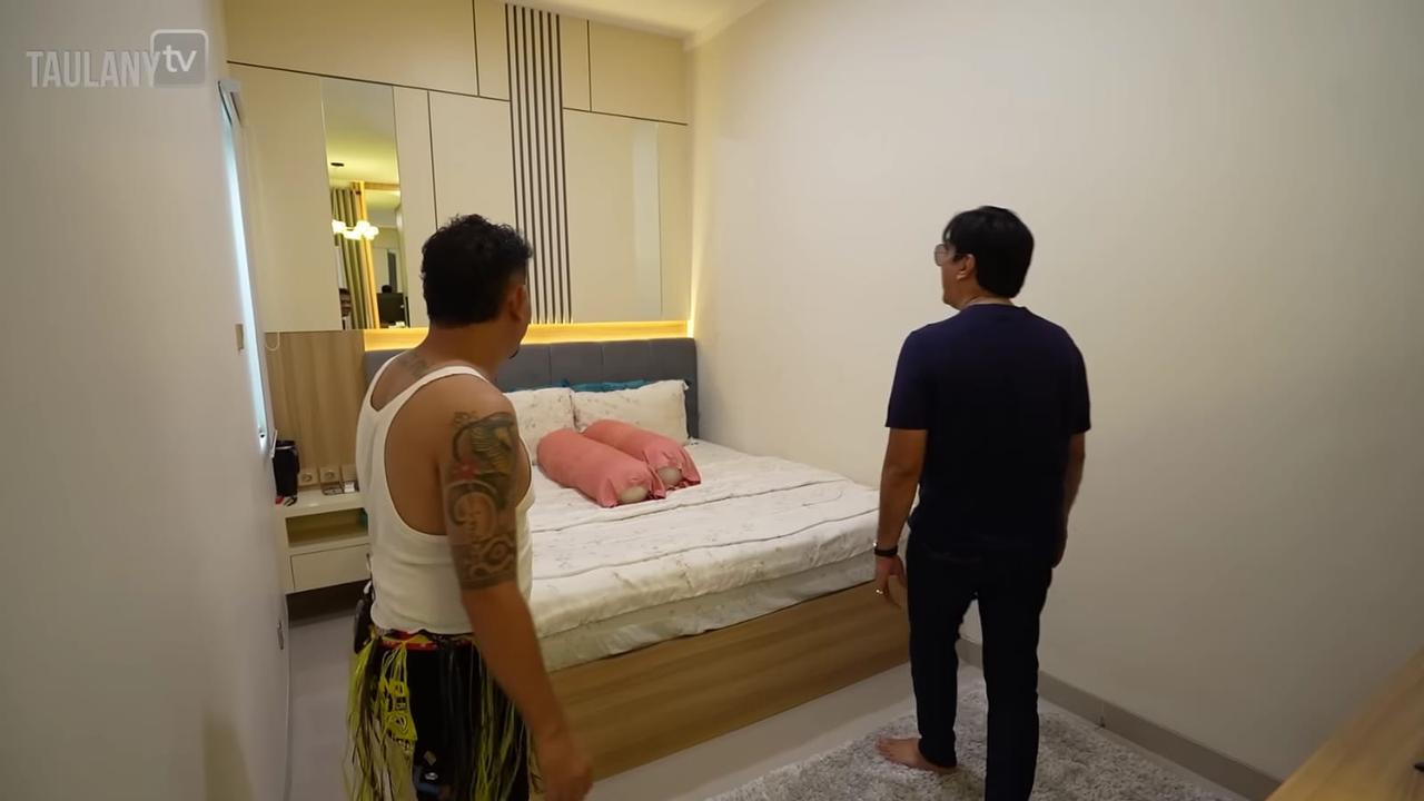 Potret Rumah Baru Ebel Cobra Usai Direnovasi, Tampak Minimalis dan Mewah