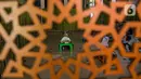 Anak-anak belajar mengaji di Masjid At-Taqwa, Jakarta, Rabu (14/4/2021). Pemerintah telah mengizinkan warga untuk melakukan ibadah di masjid dengan menerapkan protokol kesehatan. (Liputan6.com/Faizal Fanani)