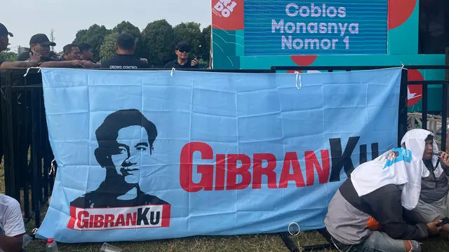 Kampanye Akbar, Pendukung Ridwan Kamil-Suswono Bawa Spanduk ‘Gibranku’