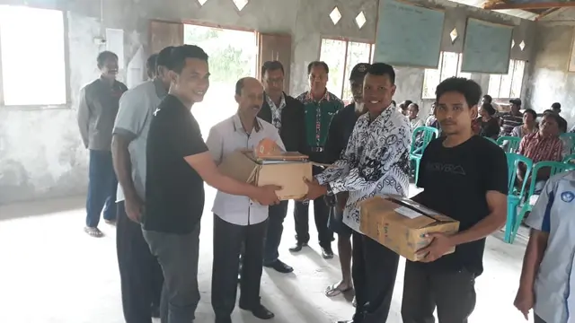 pembangunan SMP N 1 Lewa Sumba (foto: Nathan Gah)