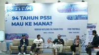 Arya Sinulingga (tengah), dalam Diskusi Refleksi 94 Tahun PSSI di GBK Arena, Jakarta, Sabtu (11/5/2024). (Bola.com/Syahkist Afi Daib)
