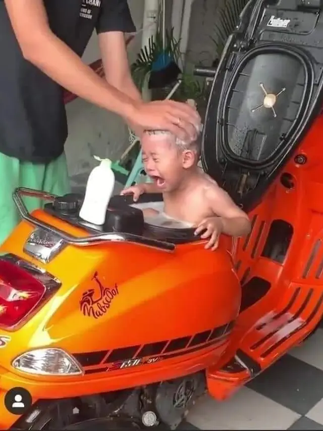 5 Potret Nyeleneh Anak Menangis Dijahili Orang Tua Ini Malah Bikin Ketawa
