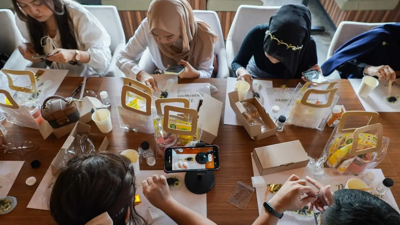 Face Buddies Community memungkinkan menjadi Beauty Influencer.
