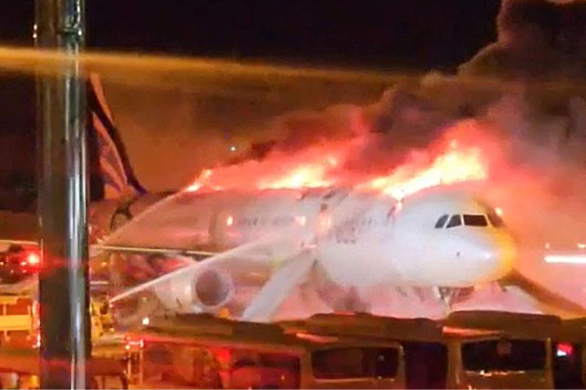 Pesawat Air Busan terbakar di Korea Selatan
