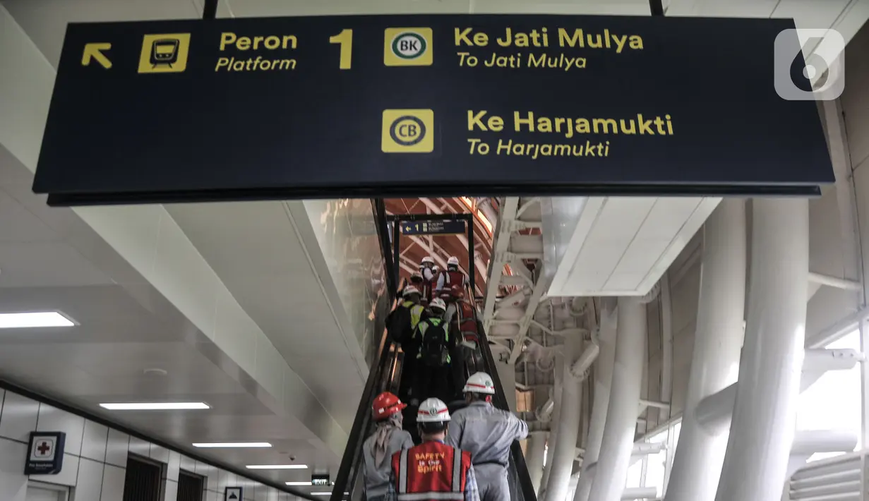 LRT Jabodebek akan mulai beroperasi pada Juli 2023. Kereta ini menghubungkan dari beberapa titik di Jakarta, Bogor, Depok dan Bekasi. (merdeka.com/Iqbal S. Nugroho)