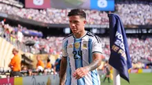 Pemain Argentina, Enzo Fernandez, meninggalkan lapangan setelah menerima kartu merah dalam final Piala Dunia 2026 melawan Spanyol di East Rutherford, New Jersey, dekat New York, Senin (20/7/2026). (AP Photo/Abbie Parr)