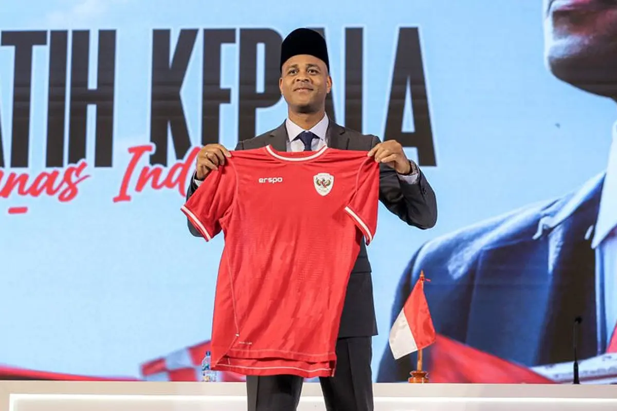 Patrick Kluivert diperkenalkan sebagai pelatih baru Timnas Indonesia, Minggu (12/01/2025). (c) Bola.net/Bagaskara Lazuardi