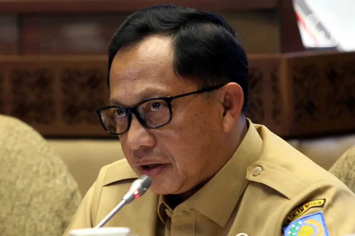 Menteri Tito Rapat Kerja dengan Komisi II DPR