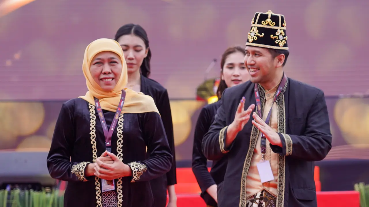 Pasangan Calon Gubernur dan Wakil Gubernur Jawa Timur Nomor Urut 2, Khofifah Indar Parawansa-Emil Elistianto Dardak.