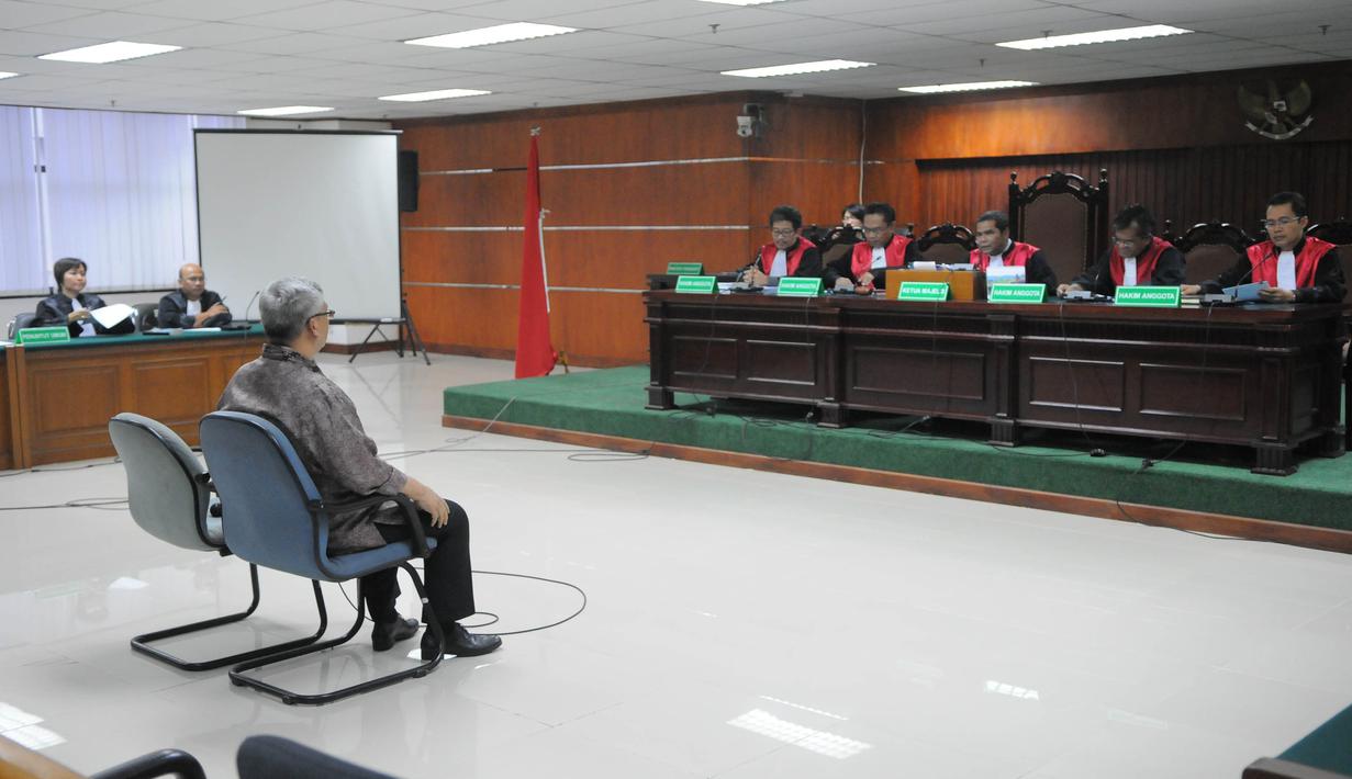 Sidang yang berlangsung di Pengadilan Tipikor Jakarta beragendakan jawaban hakim atas eksepsi yang diajukan Akil (Liputan6.com/Herman Zakharia)