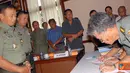 Citizen6, Bandung: Penyerahan aset tersebut ditandai dengan penandatanganan Naskah penyerahan aset PT.  Propelat bertempat di Ruang Bina Yudha Makodam III/Siliwangi, Jalan Aceh 6, Bandung, Rabu (4/1). (Pengirim: Pendam3)
 