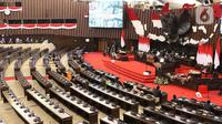 Suasana saat Sidang tahunan MPR RI dan dan Sidang Bersama DPR RI-DPD RI Tahun 2021 di Gedung Nusantra, Senayan, Jakarta, Senin (16/8/2021). Sidang Tahunan MPR tahun ini menerapkan protokol kesehatan (prokes) ketat. (Liputan6.com/Angga Yuniar)