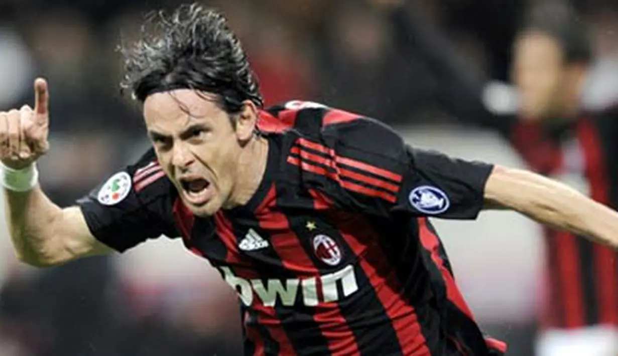 Selebrasi striker AC Milan, Filippo Inzaghi setelah mencetak gol melawan Torino di ajang Serie A pada 19 April 2009 di San Siro, Milan. AFP PHOTO/DAMIEN MEYER