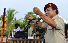 Bikin upacara 'tandingan',Prabowo naik kuda inspeksi peserta upacara