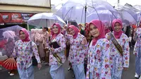 Parade Purbalingga Berkebaya dalam rangka Hari Ibu 2024. (Foto: Liputan6.com/Kominfo Purbalingga)