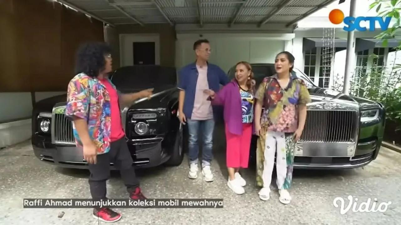 Nagita Slavina pernah memberikan hadiah istimewa berupa mobil Ferrari untuk suaminya.