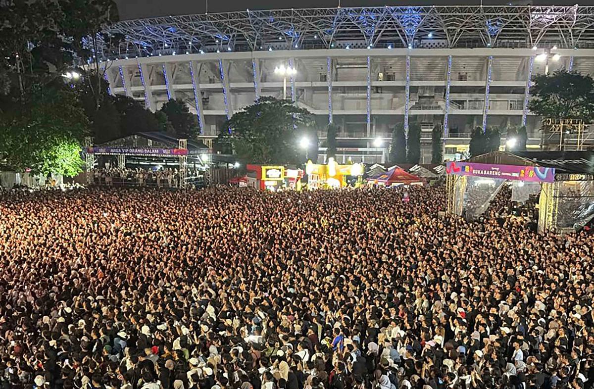 FOTO: Sheila On 7 Satukan Ribuan Penonton dalam Euforia KLBB Festival 2026