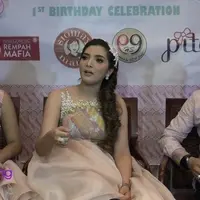 Meskipun Krisdayanti tidak bisa menghadiri acara ulang tahun Arsy, tetapi ia mengirimkan doa dan berkomunikasi baik dengan Ashanty. Bahkan rencananya, Ashanty akan berkunjung ke rumah KD di Dili.