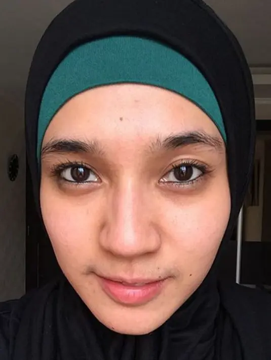Salah satu foto selfie yang diunggah Dhini Aminarti ke akun Instagram miliknya, @dhiniaminarti. (instagram.com/dhiniaminarti)