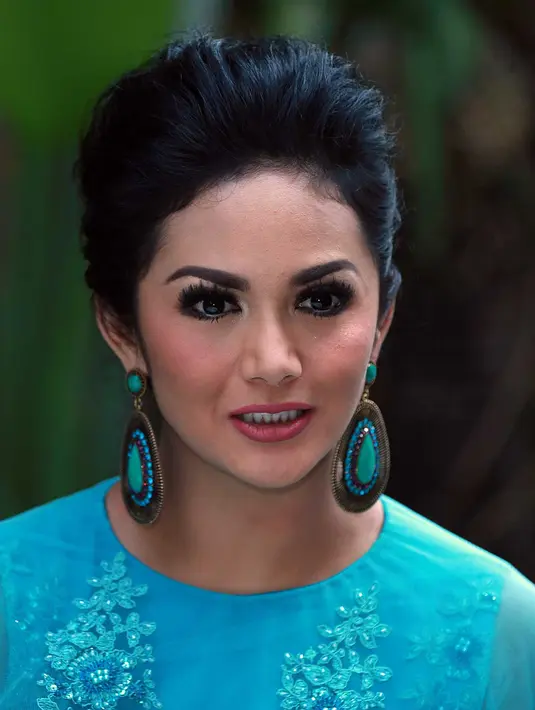 Lebaran momen untuk Krisdayanti bersilaturahmi dengan kerabat dan saudara. (Bintang/Deki Prayoga)