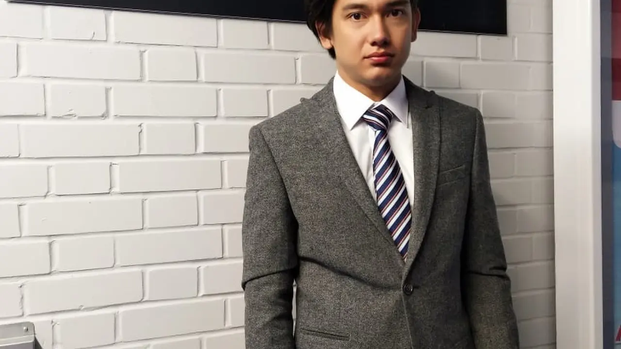 Adipati Dolken sebagai Hanief. (Foto: Dok. Oreima Films)