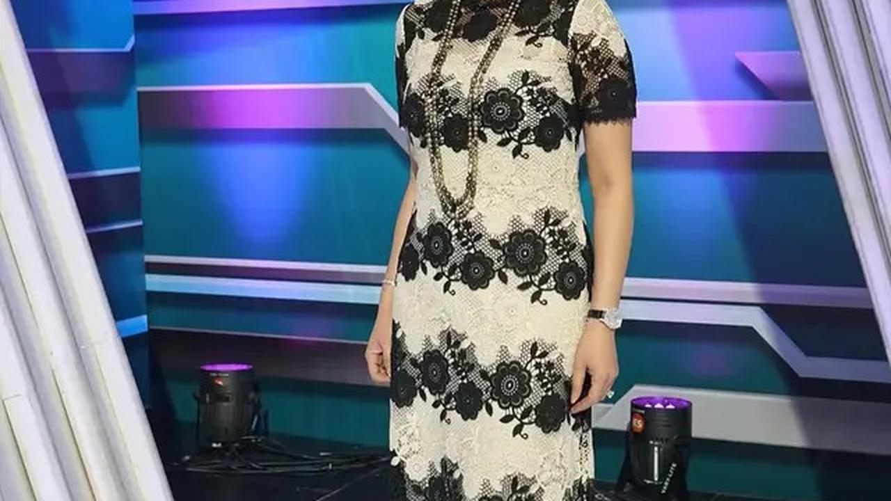 8 Gaya Dress Brokat Hitam Maia Estianty, Modelnya Elegan dan Anggun