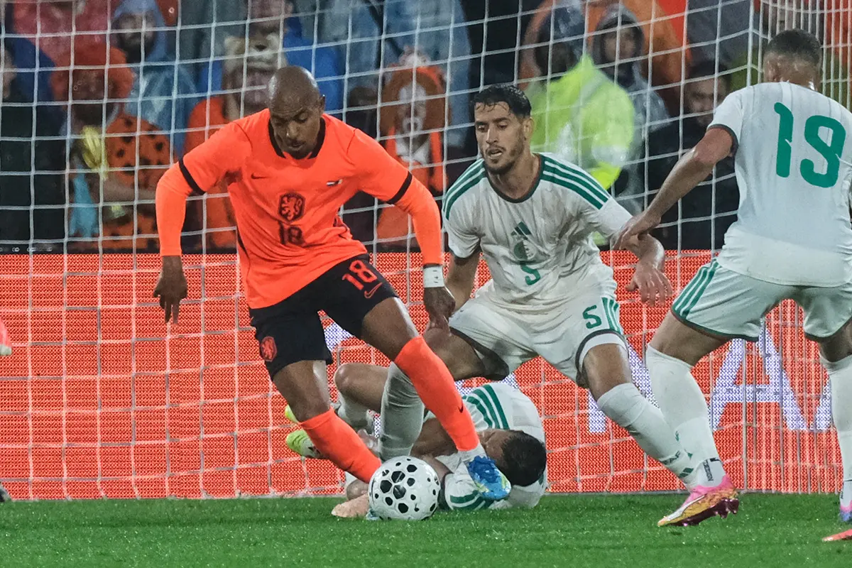 belanda vs aljazair uji coba internasional