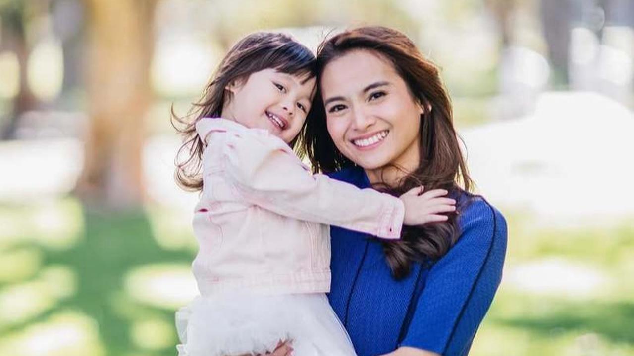 Potret Acha Septriasa yang Kini Menetap di Australia Bersama Keluarga, Sampaikan Pesan Menyentuh Untuk Sang Putri