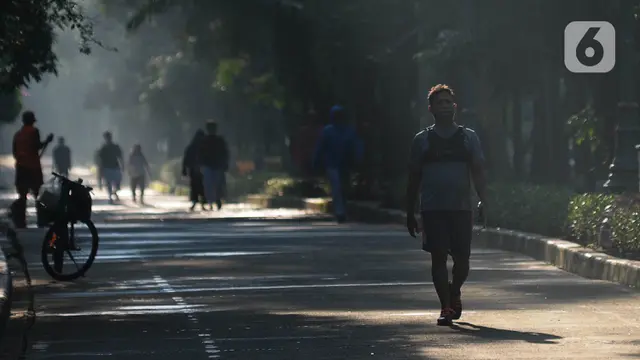 Meski Ramadan, Kawasan BKT Tetap Ramai dengan Warga yang Berolahraga