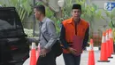 Anggota DPRD Lampung Tengah nonaktif Zainudin tiba di gedung KPK, Jakarta, Rabu (10/7/2019). Zainudin diperiksa sebagai tersangka terkait kasus dugaan gratifikasi Rp 95 miliar menyetujui pinjaman daerah ke PT Sarana Multi Infrastruktur. (merdeka.com/Dwi Narwoko)