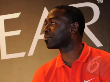 Legenda sepakbola Manchester United, Andy Cole saat menghadiri jumpa pers dalam ajang `CLEAR Ayo! Indonesia Bisa Academy 2015` di Jakarta, Jumat (6/3/2015). (Liputan6.com/Faisal R Syam)