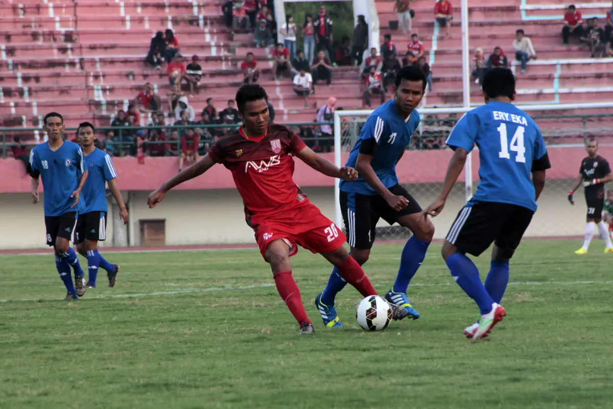 Persis Solo