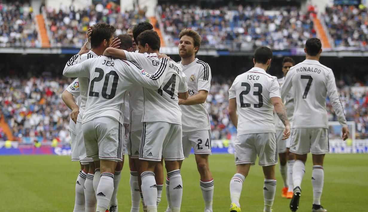 Berkat kemenangan ini Madrid terus menempel ketat Barcelona. El Real berada di peringkat dua klasemen sementara La Liga dengan nilai 73. Mereka terpaut dua angka atas El Barca yang menghuni pucuk klasemen (AP Photo/Andres Kudacki)