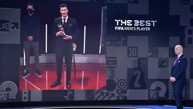 Kalahkan Messi, Lewandowski Jadi Pemain Terbaik Dunia FIFA 2021