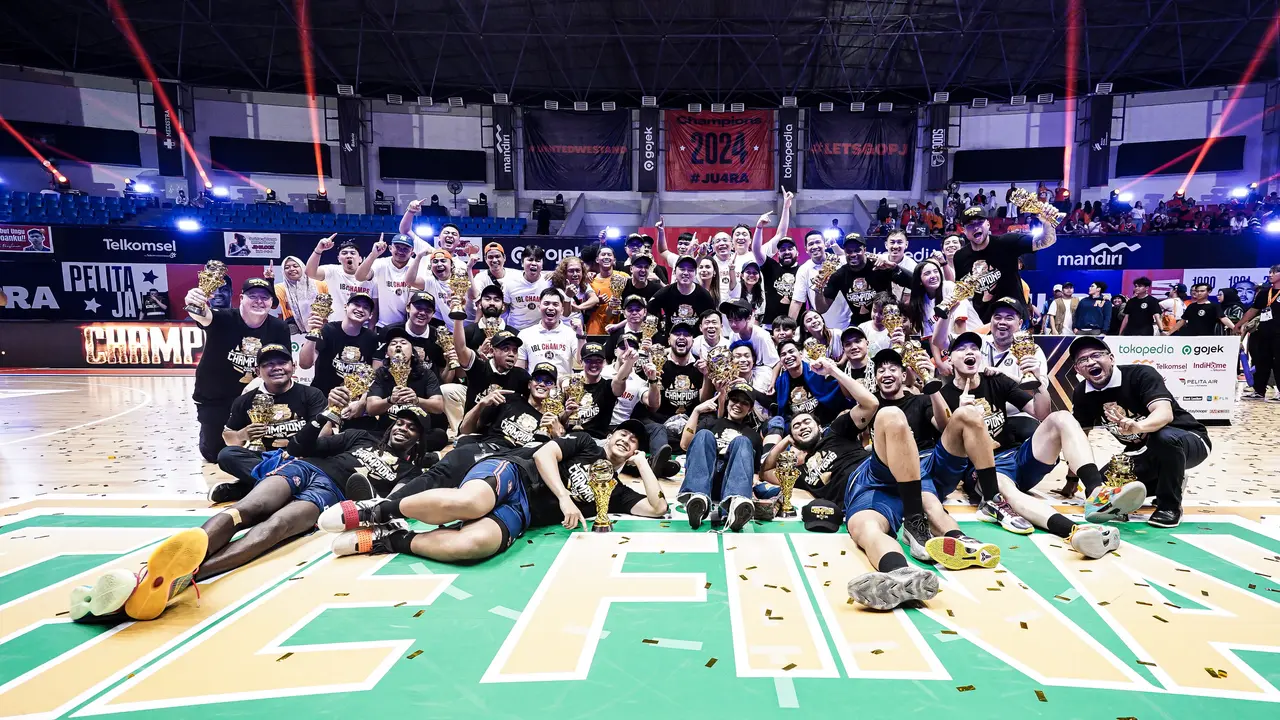 Pesta juara Pelita Jaya di IBL 2024