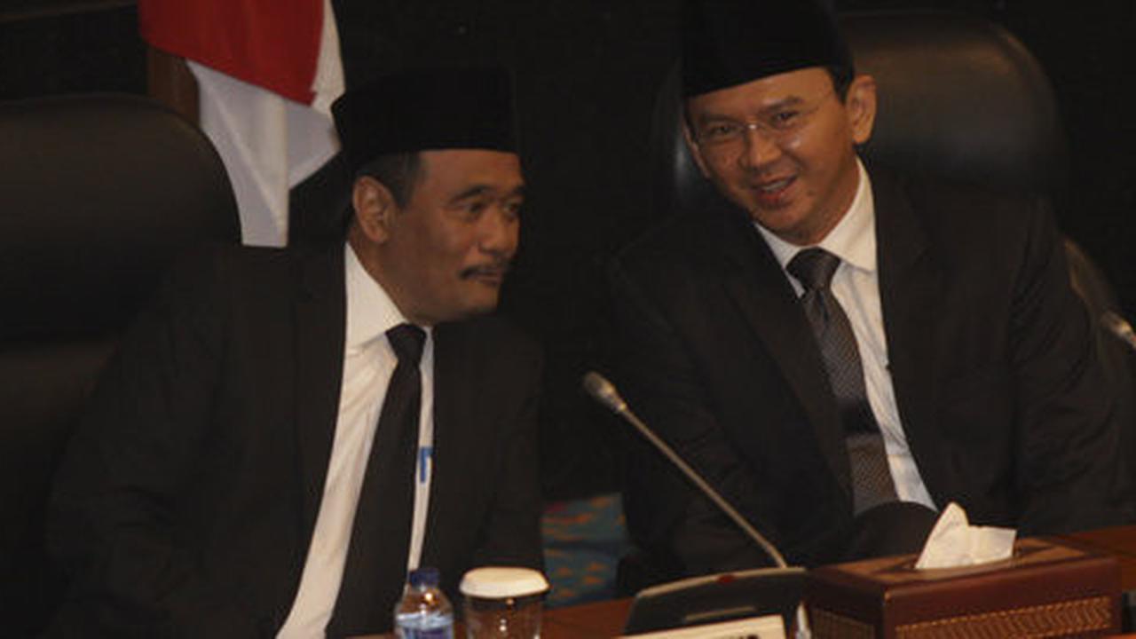 Pelat mobil dinasnya hitam, Ahok mengaku lebih suka merah biar gaya