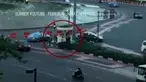 Di Bundaran HI yang merupakan jantung Ibukota Jakarta, seorang kernet Kopaja berlari lebih cepat dari busnya. 