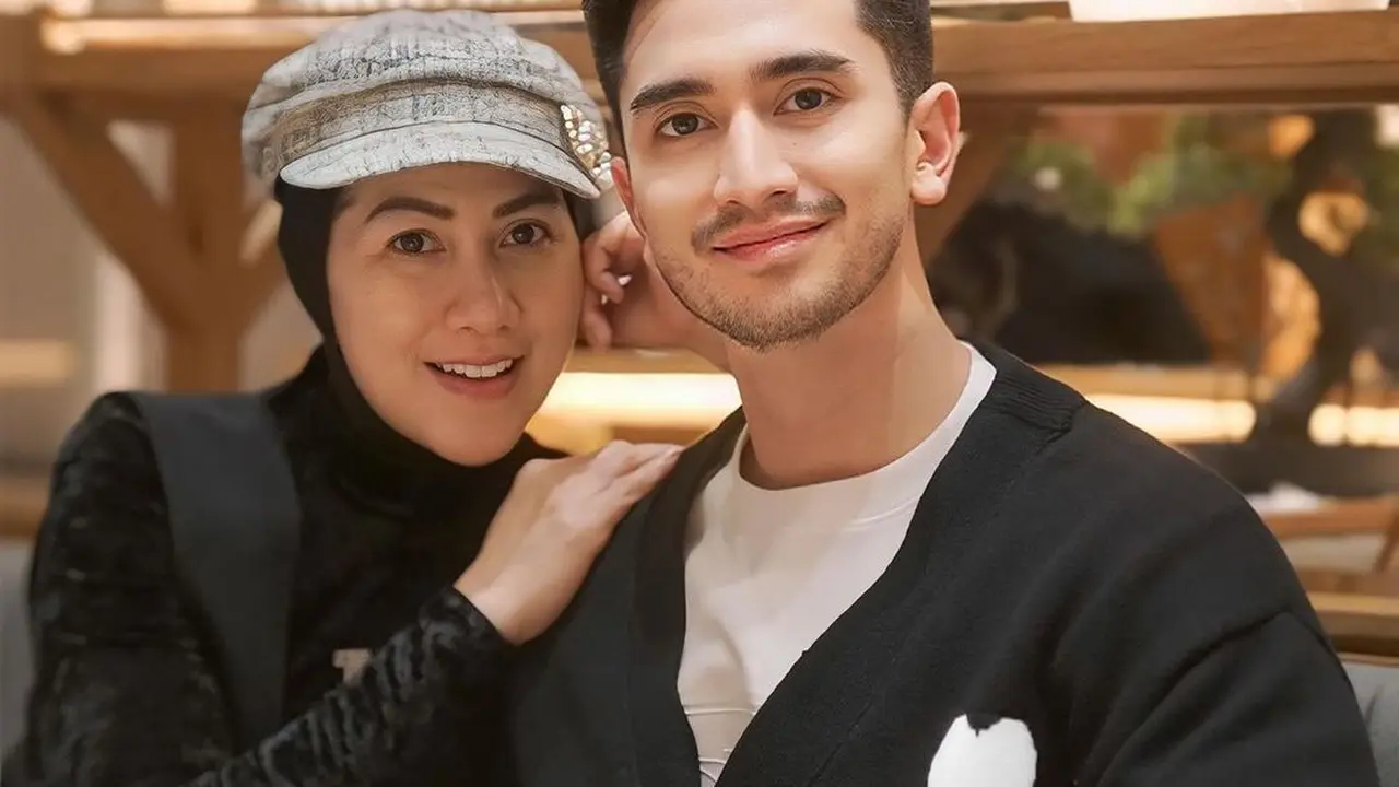 Potret Terbaru Verrell Bramasta Bareng Venna Melinda, Netizen Sebut Keduanya Mirip Banget