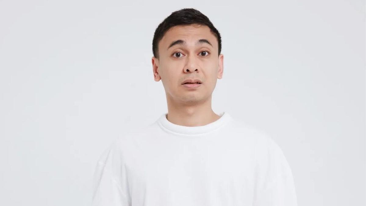 Raditya Dika Lakoni Adegan Dewasa di Film bareng Ariel Tatum