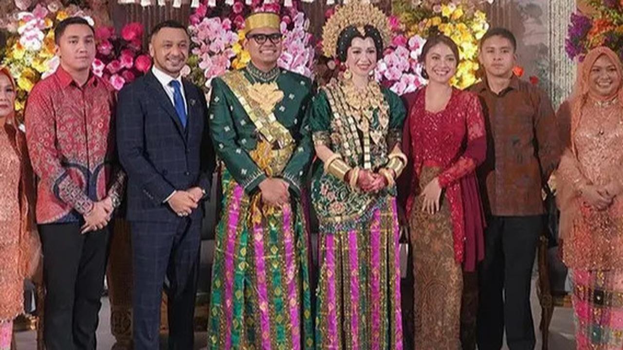 8 OOTD Ibu dan Istri Pejabat Saat Hadiri Pernikahan Wakil Ketua MPR RI