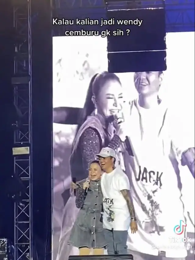 Nama Rossa terseret kasus perselingkuhan Reza Arap