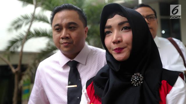 [Bintang] Roro Fitria