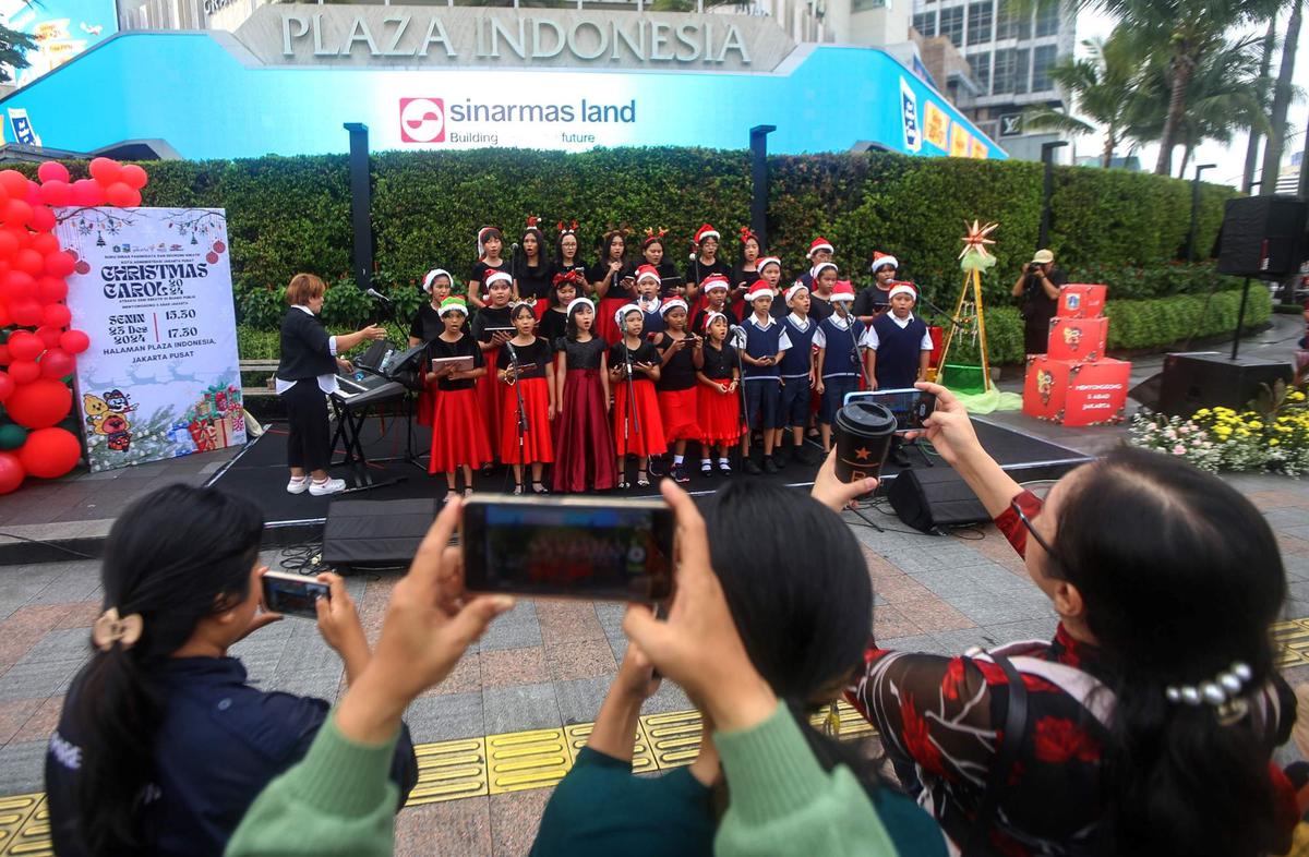 Semarak Christmas Carol Sambut Perayaan Natal di Jakarta