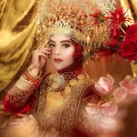 Masih sama seperti konsep foto prewedding yang sebelumnya, Ria Ricis dan Teuku Ryan tetap tidak bersentuhan sama sekali. (Instagram/fdphotography).