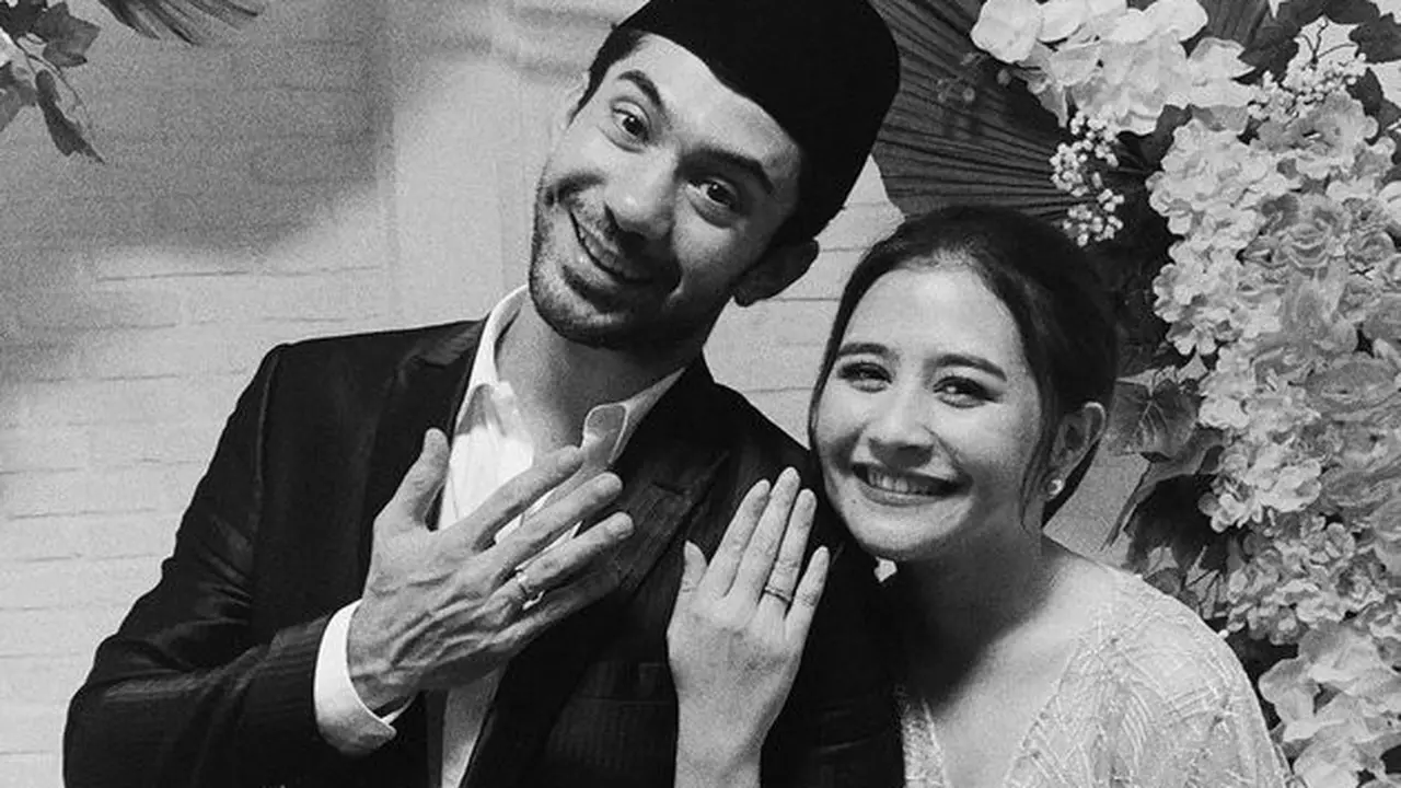 Main Film Bareng, Ini 6 Momen Manis Prilly Latuconsina dan Reza Rahadian