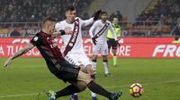 Gelandang AC Milan Juraj Kucka saat mencetak gol ke gawang Torino (AP Photo/Antonio Calanni)