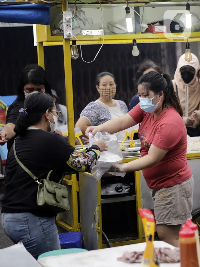 FOTO: BLT untuk Pedagang Kali Lima dan Warung Makan