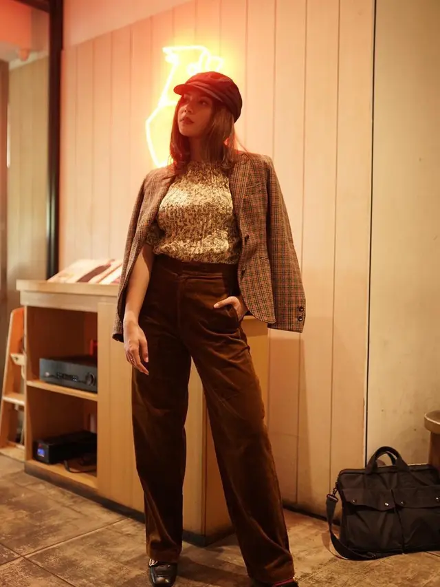 Jessica Mila, Classic Revival